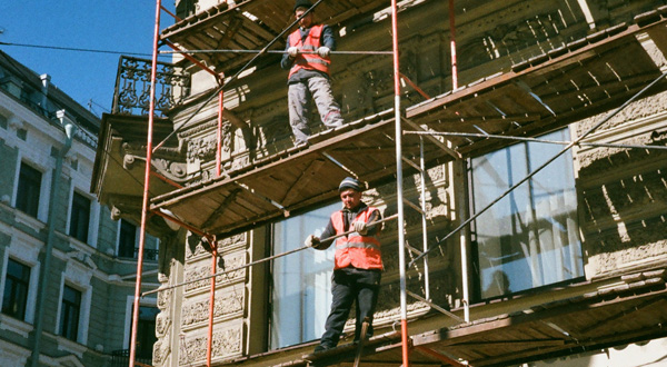 Piattaforme di lavoro elevabili, la circolare sulle problematiche della sicurezza